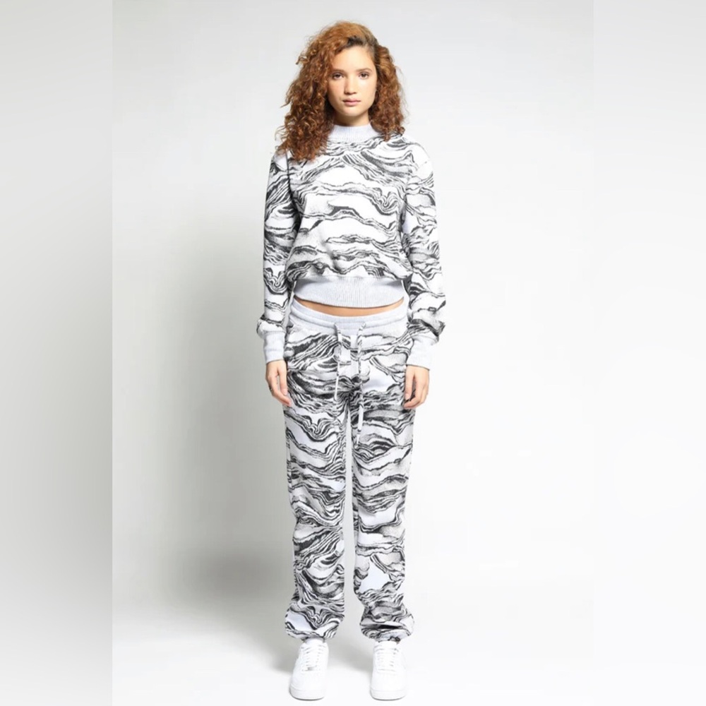 NWT Twenty Montreal Canyon Strata Hyper Reality Sweatpants Rose Quartz Grey sz L